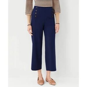 Ann Taylor Navy Cropped Button-Detail Pants (Size 4 Petite)